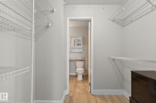 1106 Saddleback Road, Edmonton, AB - Indoor