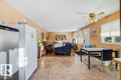 4704 54 Avenue, Wetaskiwin, AB - Indoor