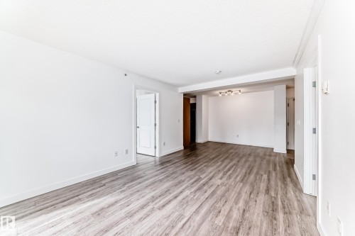 304 10303 105 Street, Edmonton, AB - Indoor Photo Showing Other Room