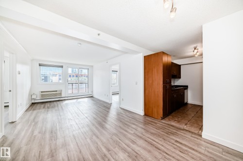 304 10303 105 Street, Edmonton, AB - Indoor