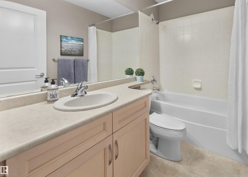 2218 Leger Court, Edmonton, AB - Indoor Photo Showing Bathroom