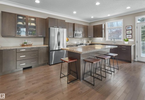 2218 Leger Court, Edmonton, AB - Indoor Photo Showing Kitchen With Upgraded Kitchen