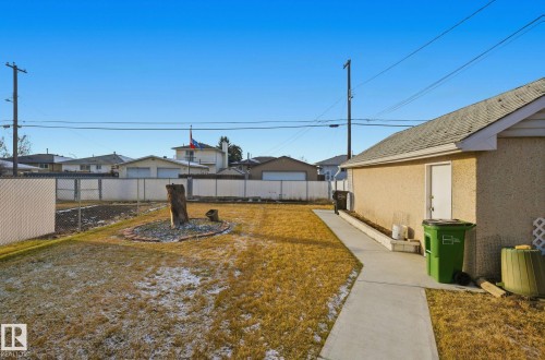 View of fenced yard - 12916 95A Street, Edmonton, AB - Outdoor