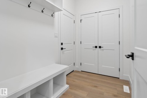 326 32 Avenue, Edmonton, AB - Indoor Photo Showing Other Room