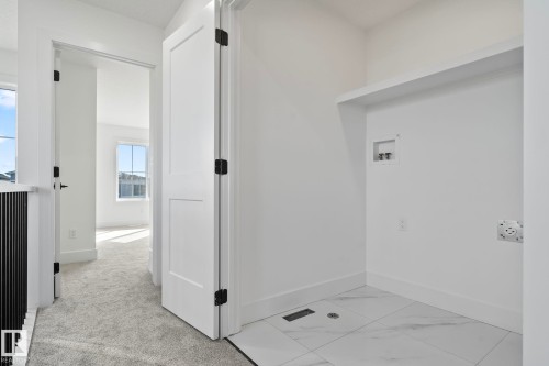 326 32 Avenue, Edmonton, AB - Indoor Photo Showing Other Room