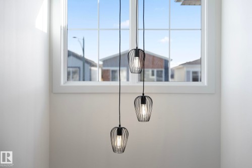 326 32 Avenue, Edmonton, AB - Indoor Photo Showing Other Room