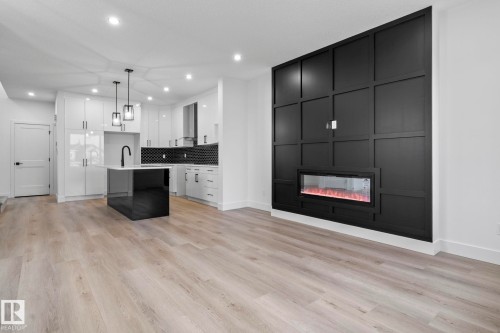 326 32 Avenue, Edmonton, AB - Indoor With Fireplace
