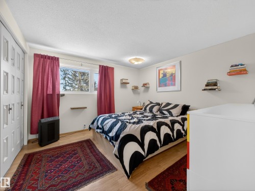 11008 40 Avenue, Edmonton, AB - Indoor Photo Showing Bedroom