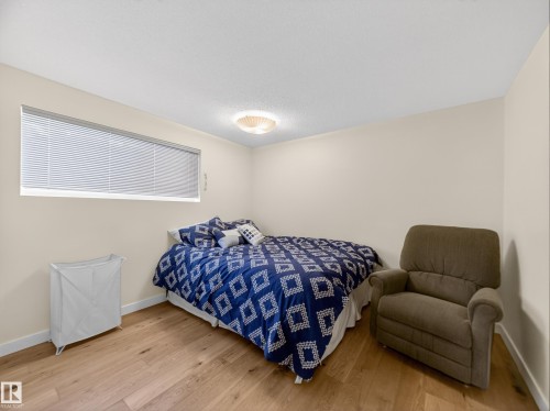 11008 40 Avenue, Edmonton, AB - Indoor Photo Showing Bedroom