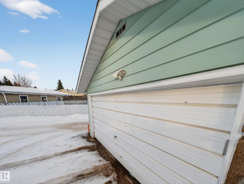 11008 40 Avenue, Edmonton, AB - Outdoor With Exterior