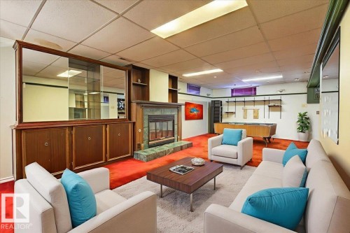 Edmonton, AB - Indoor