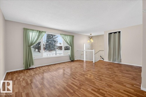 Edmonton, AB - Indoor Photo Showing Other Room