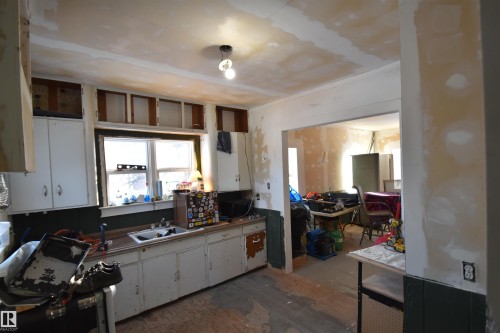 5207 Pyrogy Drive, Glendon, AB - Indoor