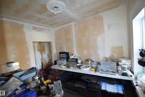 5207 Pyrogy Drive, Glendon, AB - Indoor