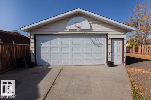 View of detached garage - 17208 106 Street, Edmonton, AB - Outdoor