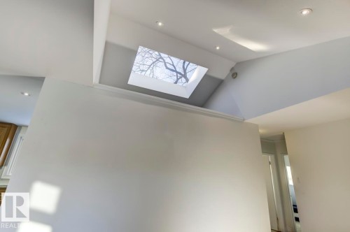 14343 92A Avenue, Edmonton, AB - Indoor Photo Showing Other Room