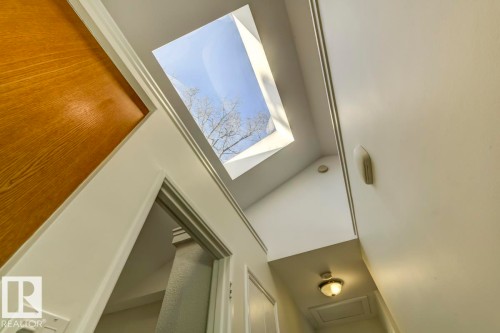 14343 92A Avenue, Edmonton, AB - Indoor Photo Showing Other Room