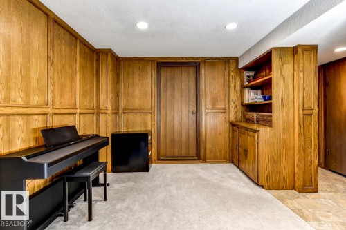 14343 92A Avenue, Edmonton, AB - Indoor Photo Showing Other Room