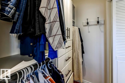 14343 92A Avenue, Edmonton, AB - Indoor Photo Showing Other Room