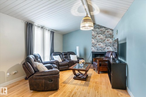 14511 121 Street, Edmonton, AB - Indoor Photo Showing Living Room