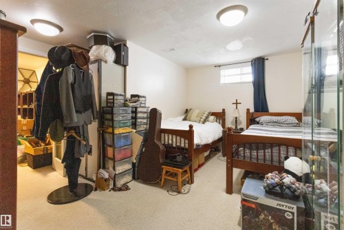 View of bedroom - 4423 18 Avenue, Edmonton, AB - Indoor