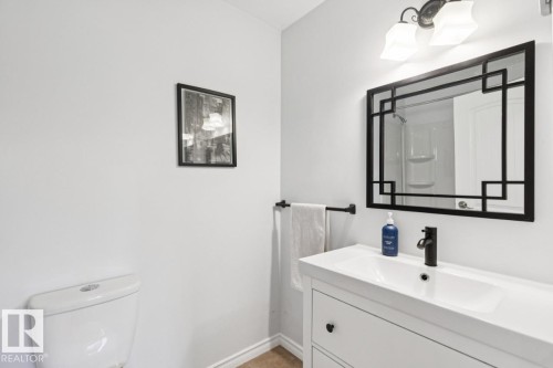 2524 106 Street, Edmonton, AB - Indoor Photo Showing Bathroom