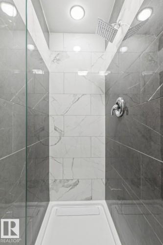 2524 106 Street, Edmonton, AB - Indoor Photo Showing Bathroom