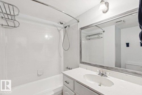 2524 106 Street, Edmonton, AB - Indoor Photo Showing Bathroom