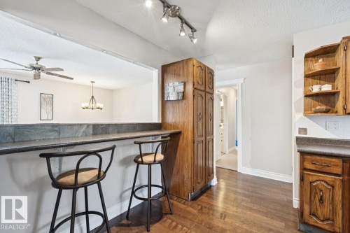 2524 106 Street, Edmonton, AB - Indoor