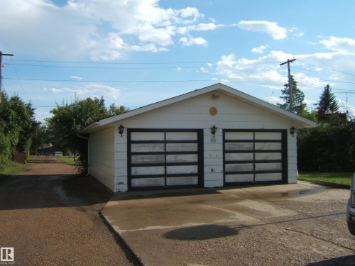 View of detached garage - 4807 54 Avenue, Two Hills, AB - Outdoor