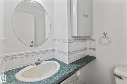 9012 184 Street, Edmonton, AB - Indoor Photo Showing Bathroom