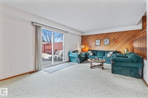 9012 184 Street, Edmonton, AB - Indoor Photo Showing Living Room