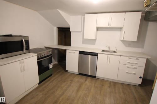 11161 67 Street, Edmonton, AB - Indoor Photo Showing Kitchen