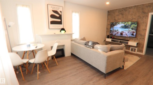 11161 67 Street, Edmonton, AB - Indoor Photo Showing Dining Room