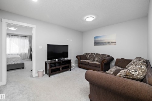 6506 167A Avenue, Edmonton, AB - Indoor Photo Showing Living Room