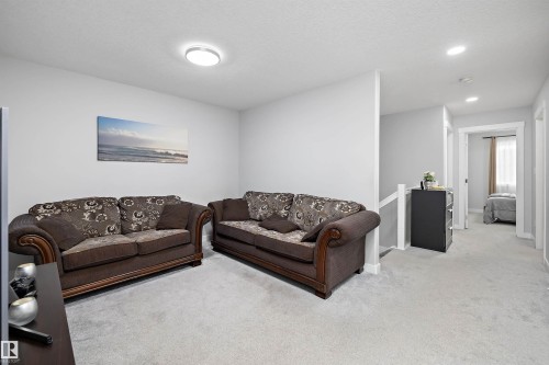 6506 167A Avenue, Edmonton, AB - Indoor Photo Showing Living Room