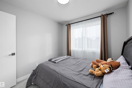 6506 167A Avenue, Edmonton, AB - Indoor Photo Showing Bedroom