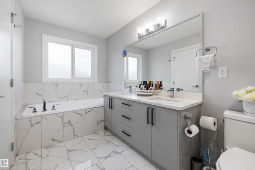 6506 167A Avenue, Edmonton, AB - Indoor Photo Showing Bathroom