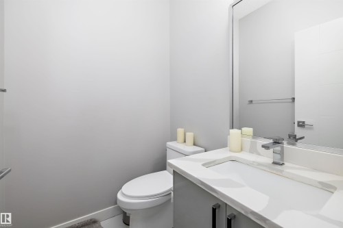 6506 167A Avenue, Edmonton, AB - Indoor Photo Showing Bathroom