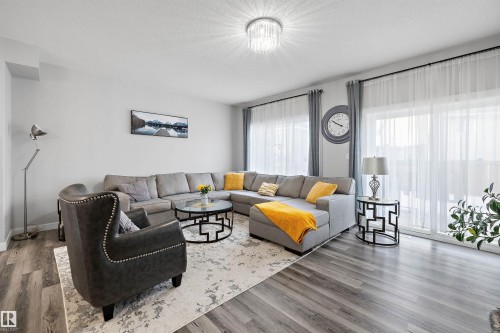 6506 167A Avenue, Edmonton, AB - Indoor Photo Showing Living Room