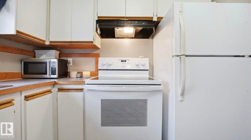 880 West Coast Bay, Edmonton, AB 