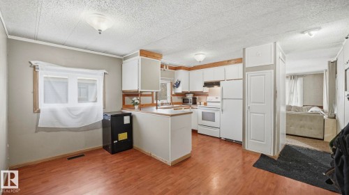 880 West Coast Bay, Edmonton, AB 