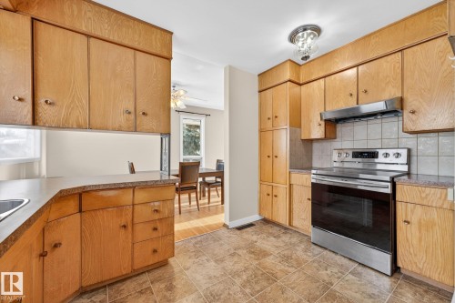 11428 51 Avenue, Edmonton, AB - Indoor Photo Showing Kitchen