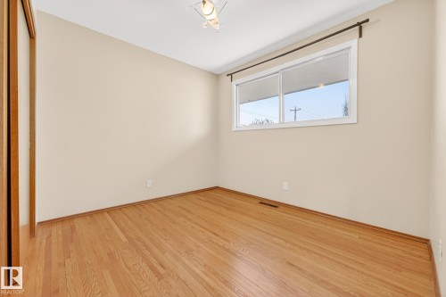 11428 51 Avenue, Edmonton, AB - Indoor Photo Showing Other Room