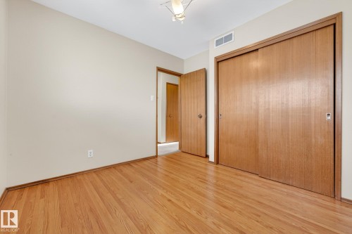 11428 51 Avenue, Edmonton, AB - Indoor Photo Showing Other Room