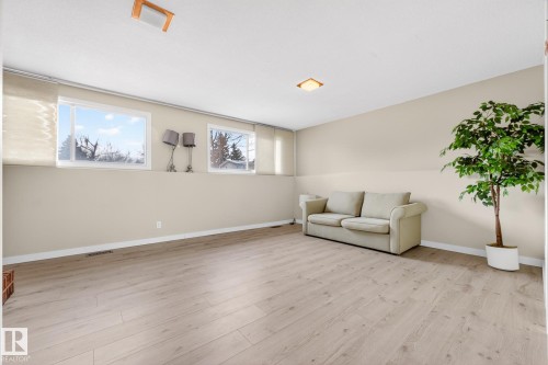 11428 51 Avenue, Edmonton, AB - Indoor Photo Showing Other Room