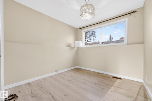11428 51 Avenue, Edmonton, AB - Indoor Photo Showing Other Room