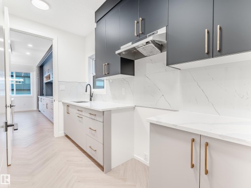 125 Lilac Close, Leduc, AB - Indoor Photo Showing Kitchen