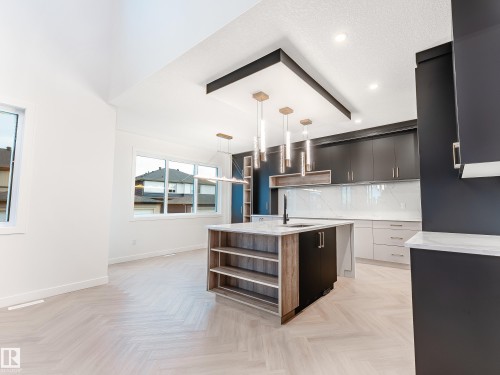 125 Lilac Close, Leduc, AB - Indoor Photo Showing Kitchen With Upgraded Kitchen