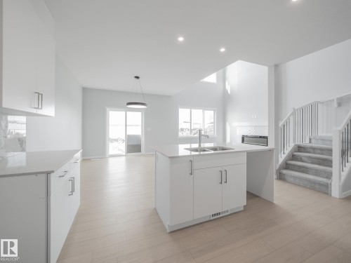 17624 4 Street, Edmonton, AB - Indoor Photo Showing Kitchen